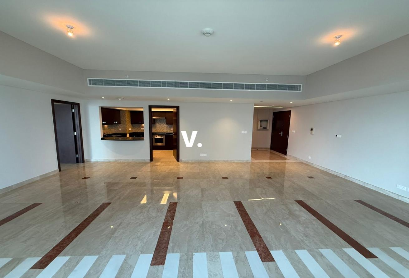 Great Offer | Spacious Layout | Close to Metro photo 6