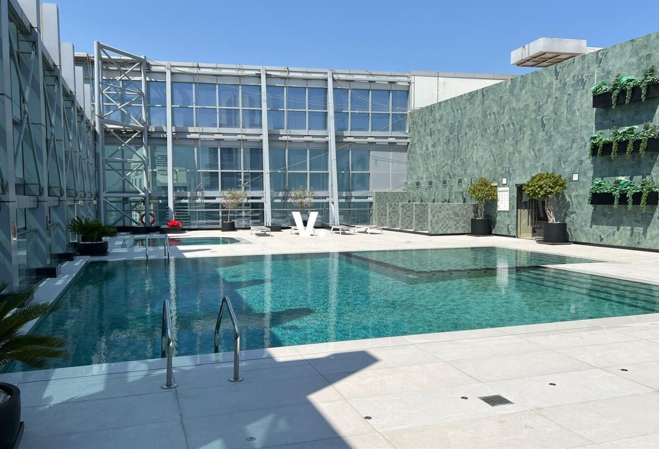 Great Offer | Spacious Layout | Close to Metro photo 12