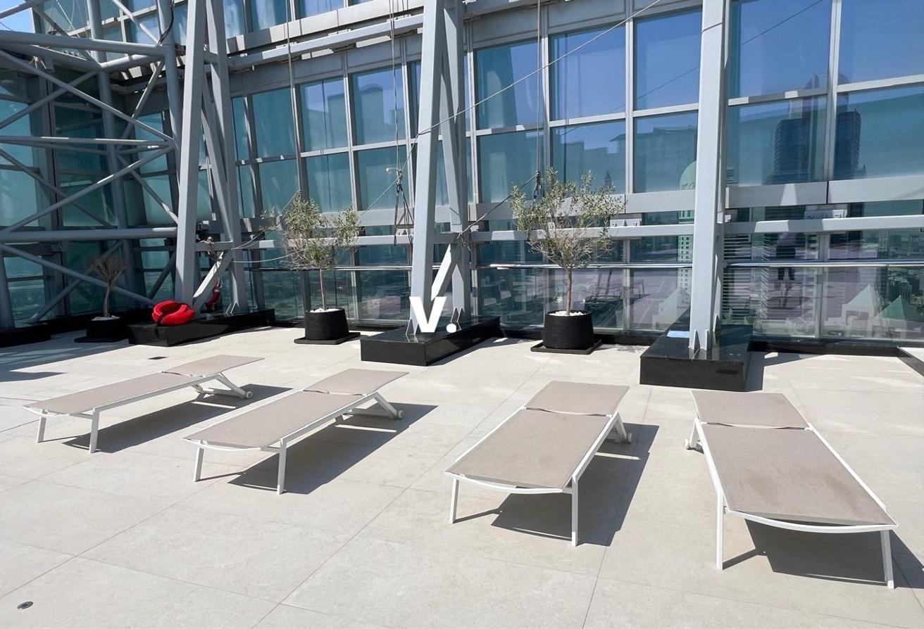 Great Offer | Spacious Layout | Close to Metro photo 16