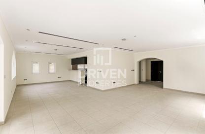 Villa - 3 Bedrooms - 4 Bathrooms for rent in District 7 - Jumeirah Park - Dubai Villa - 3 Bedrooms - 4 Bathrooms for rent in District 7 - Jumeirah Park - Dubai