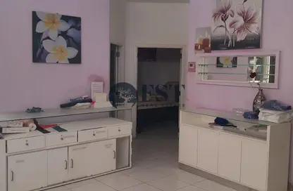 متجر - استوديو للايجار في طراز روسي - المدينة العالمية - دبي