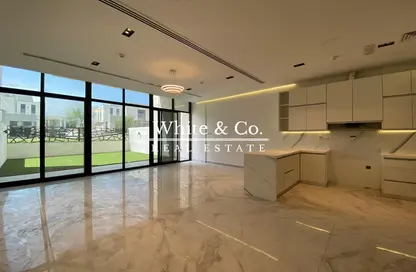 تاون هاوس - 4 غرف نوم - 6 حمامات للايجار في القرية الغربية - الفرجان - دبي