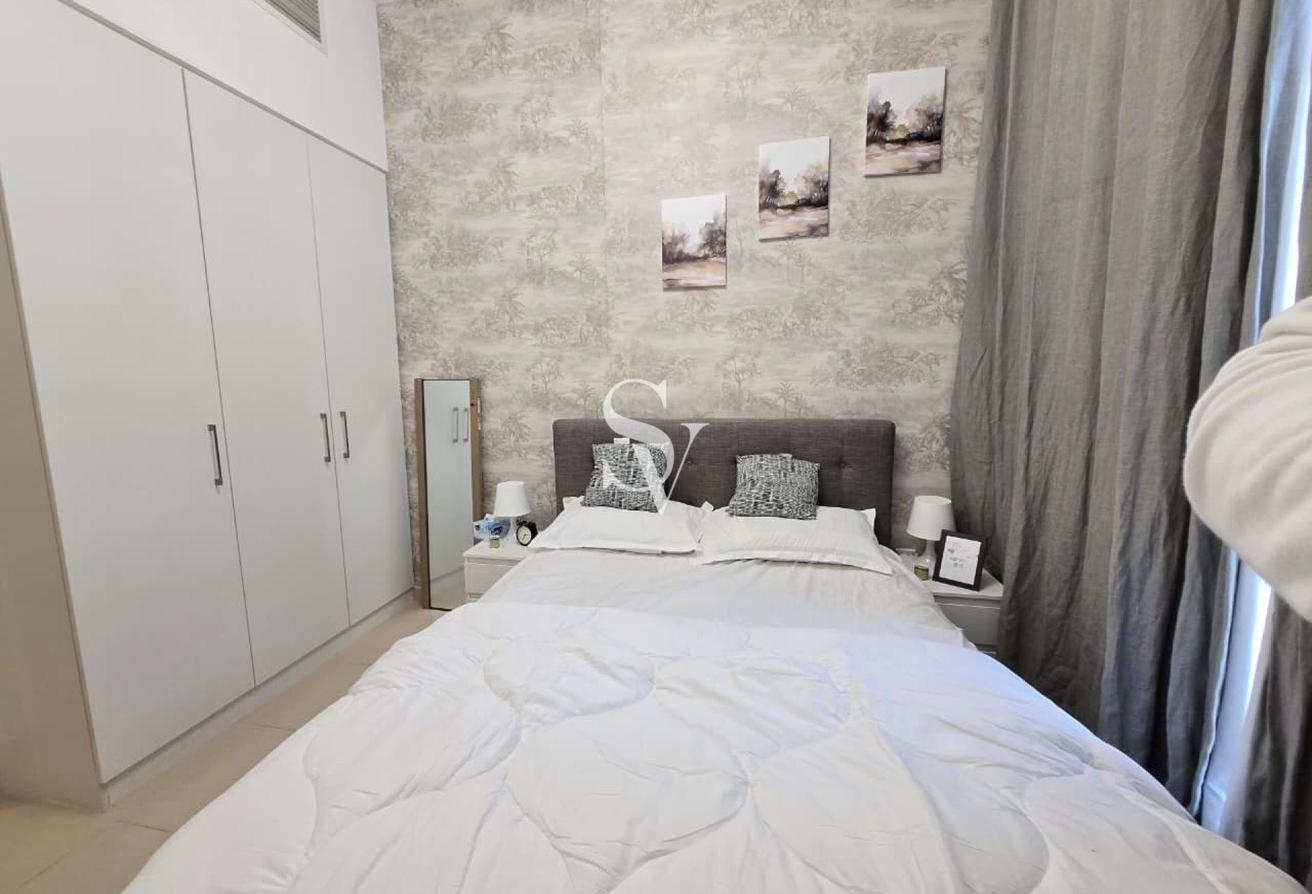 Beautifully Furnished Apartment | UNA Town Square photo 9
