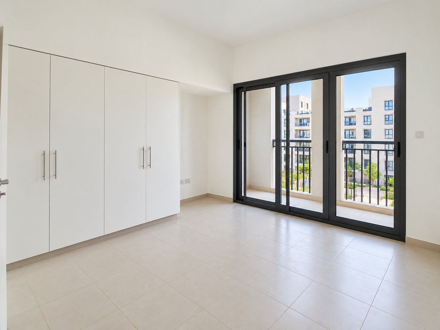 Mid floor | Pool view | Vacant