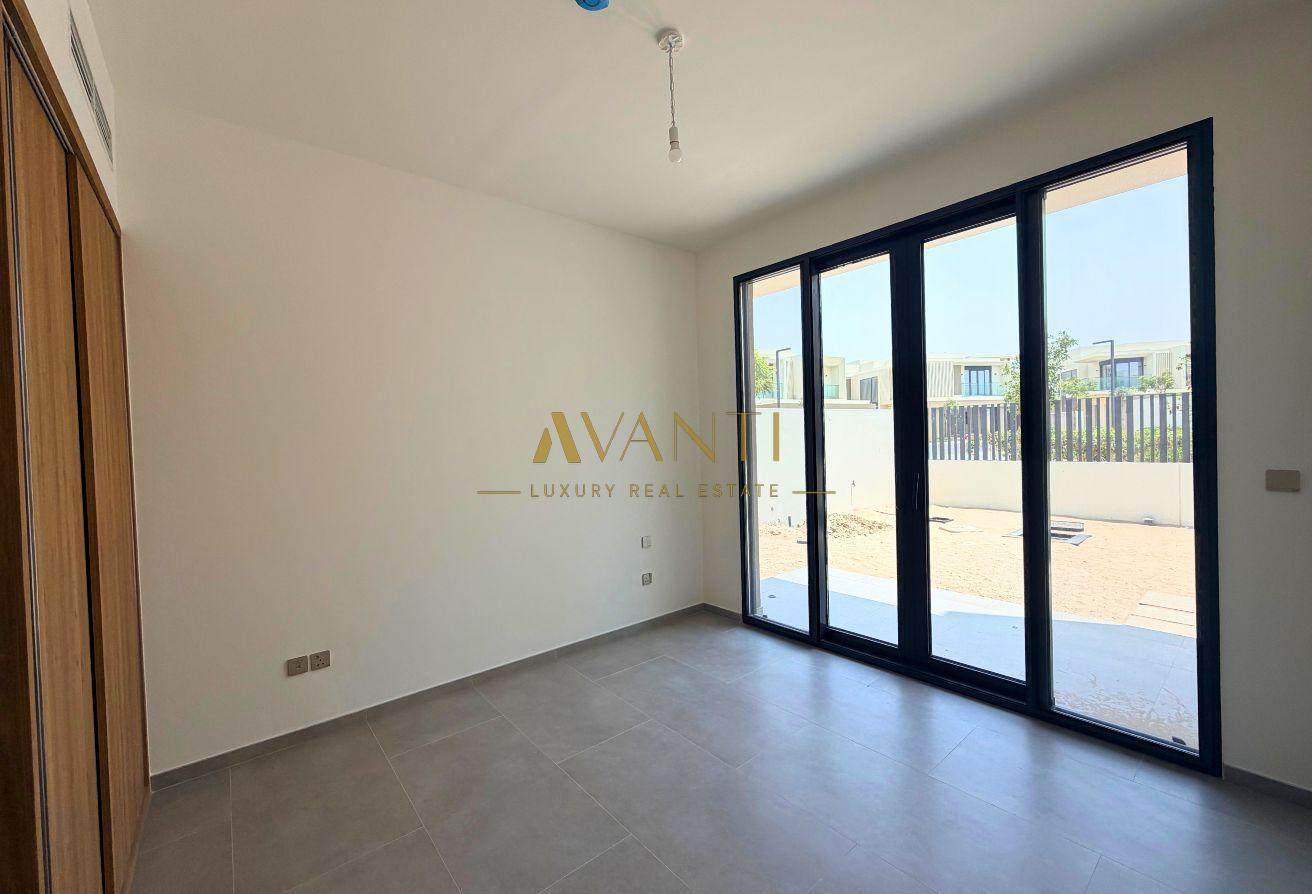 Massive 5BR Villa | Huge Plot | Vaastu Compliant photo 4