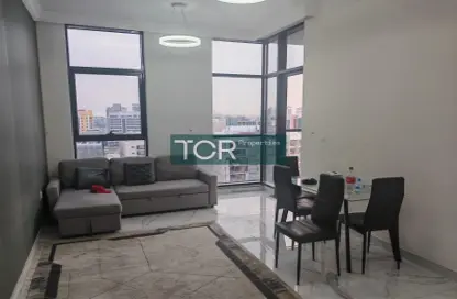 شقة - 2 غرف نوم - 2 حمامات للايجار في أراس ريسدنس - مجان - دبي لاند - دبي