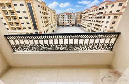 Apartment - 2 Bedrooms - 3 Bathrooms for rent in Muwaileh 29 Building - Muwaileh - Sharjah