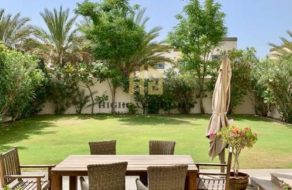 Villa - 3 Bedrooms - 4 Bathrooms for rent in District 5 - Jumeirah Park - Dubai