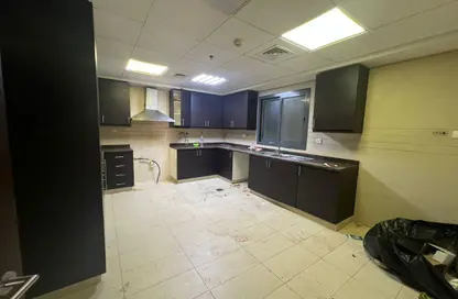 Apartment - 3 Bedrooms - 4 Bathrooms for rent in Al Khan Corniche - Al Khan - Sharjah