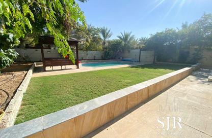 Villa - 4 - 4 for rent in Jumeirah Park - Dubai