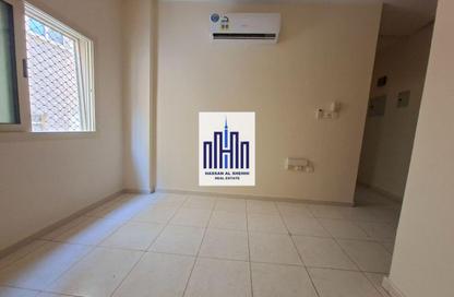 Apartment - 1 Bedroom - 1 Bathroom for rent in Muwailih Building - Muwaileh - Sharjah