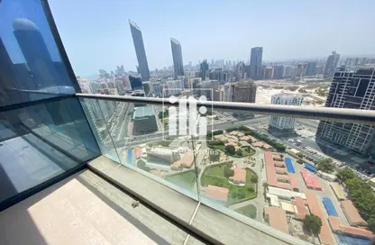 Apartment - 4 Bedrooms - 5 Bathrooms for rent in Corniche Road - Abu Dhabi