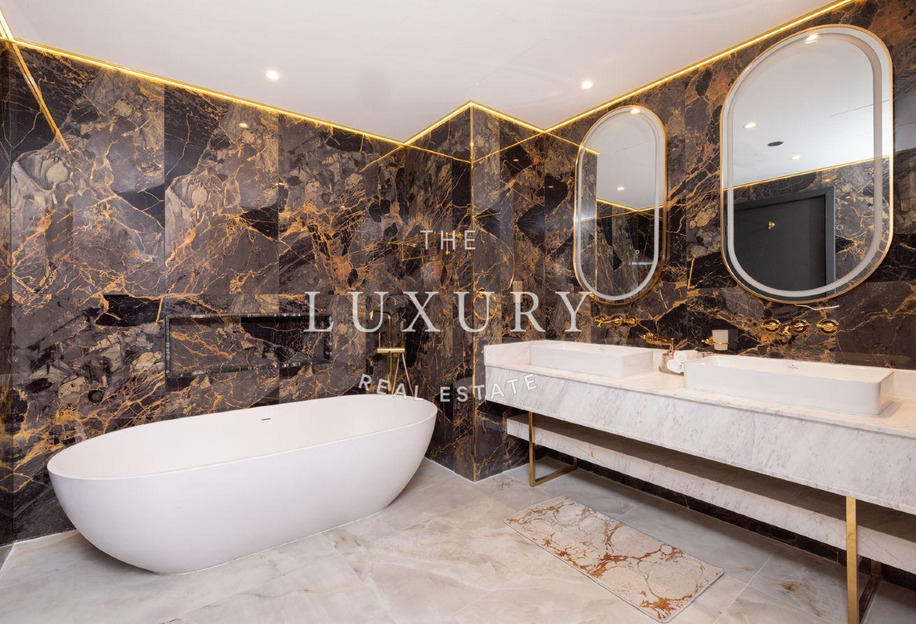 5BR Penthouse | Panoramic Sea Views | Upgraded photo 16