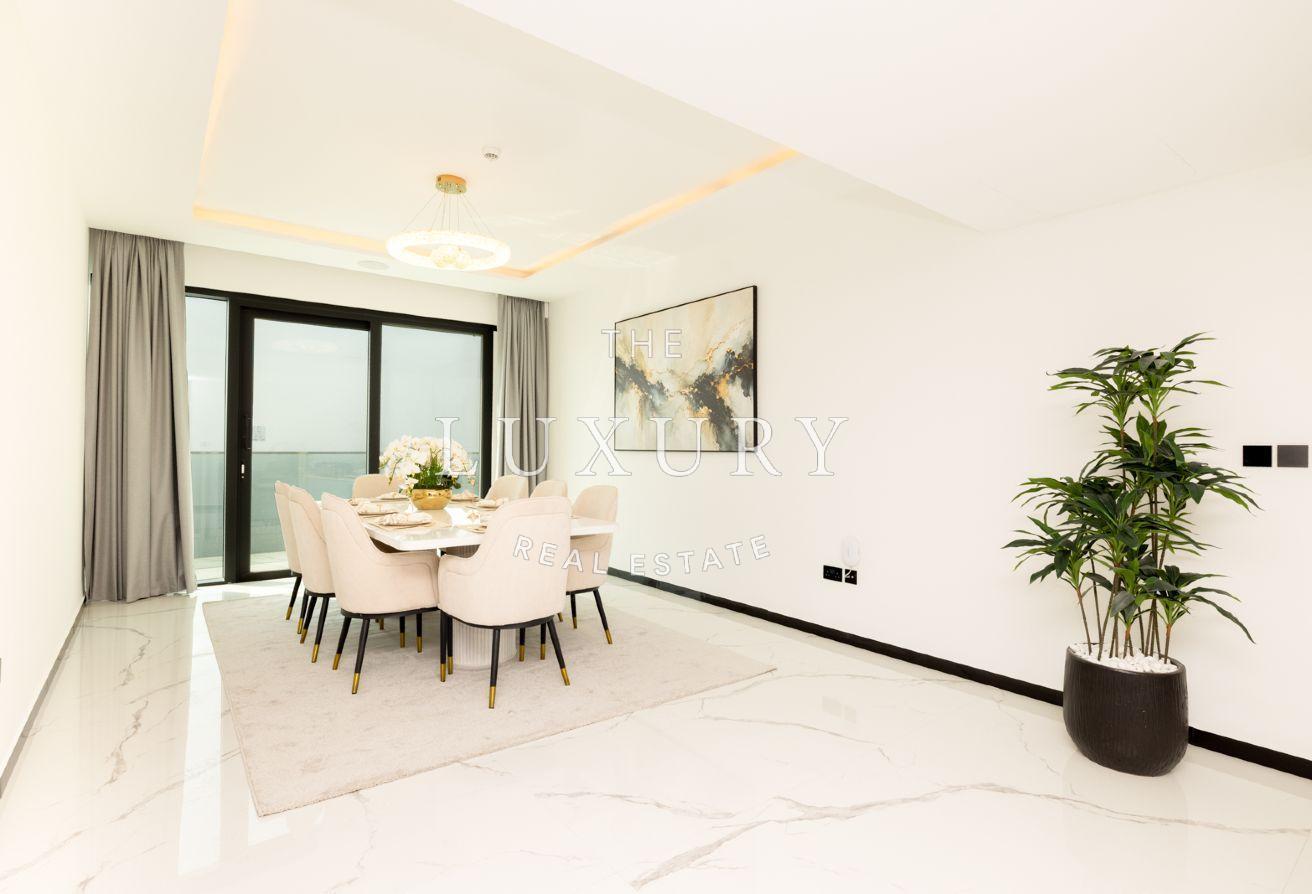 5BR Penthouse | Panoramic Sea Views | Upgraded photo 8