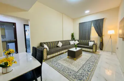 شقة - 2 غرف نوم - 2 حمامات للايجار في مساكن كورنيش عجمان - طريق كورنيش عجمان - عجمان