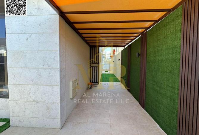 87448669 - Property Image 3