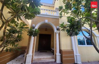 Villa - 4 - 5 for sale in District 4 - Jumeirah Park - Dubai