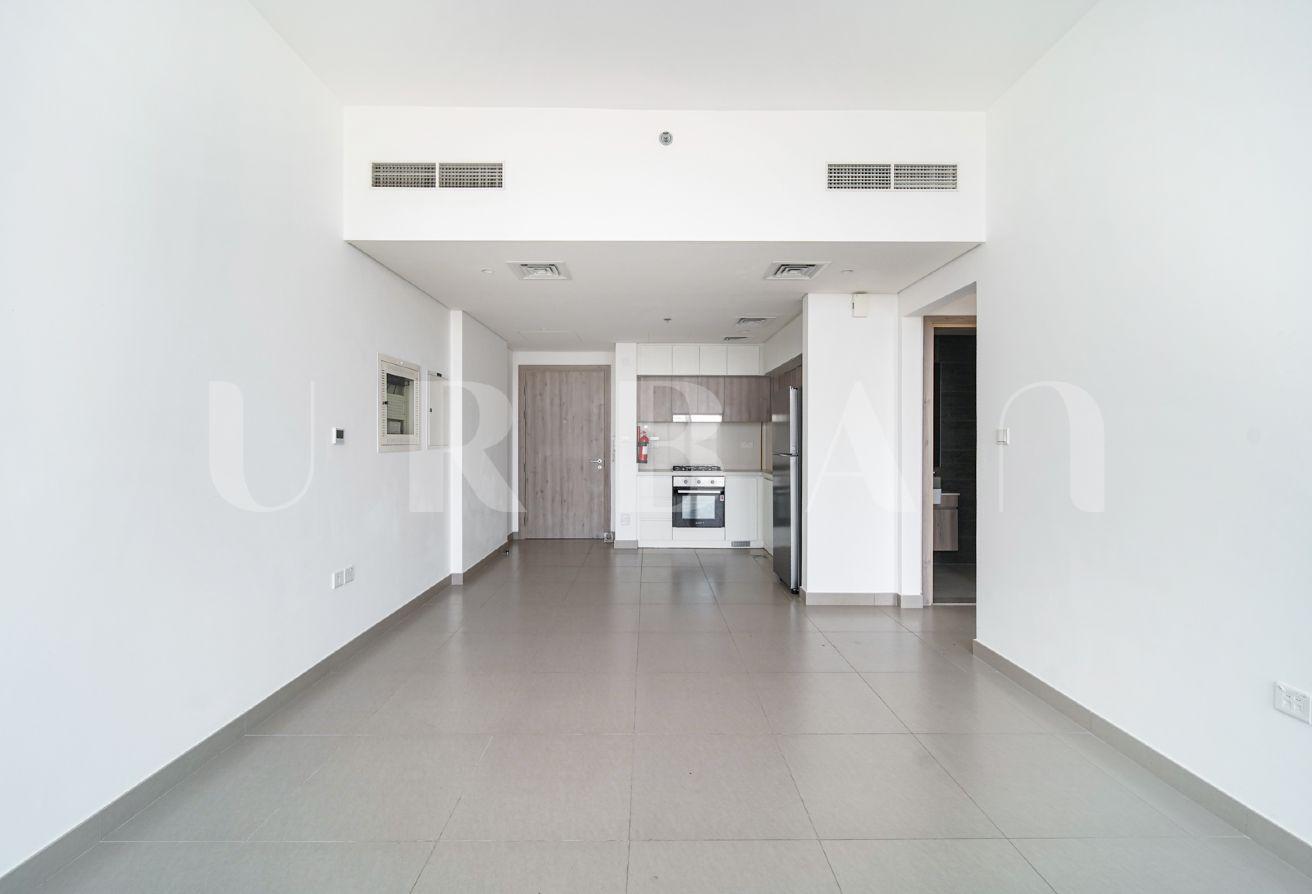 Multiple Cheques | Pool View | Unfurnished photo 6