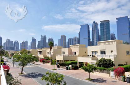 Villa - 3 Bedrooms - 4 Bathrooms for rent in Meadows 1 - Meadows - Dubai