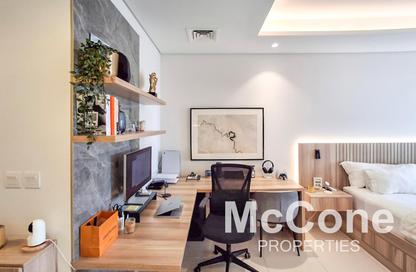 Apartment - Studio - 1 Bathroom for rent in Paramount Tower Hotel  and  Residences - Business Bay - Dubai