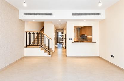 Townhouse - 5 - 6 for rent in Nice - Damac Lagoons - Dubai