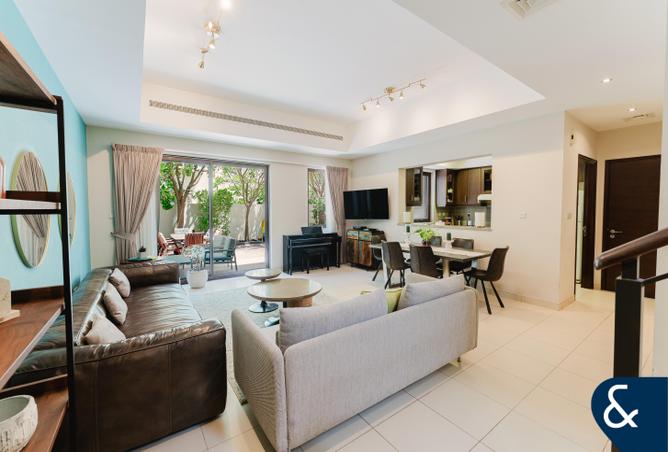 102826023 - Property Image 3