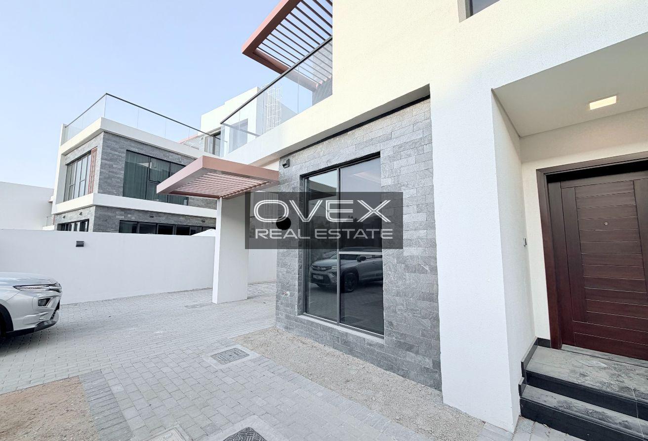 Single Row | Corner | Trump Golf Club View | G+2 photo 8