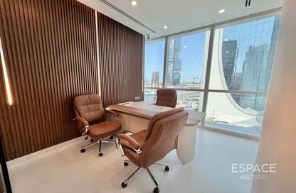 مكتب - استوديو للايجار في B2B  برج - الخليج التجاري - دبي