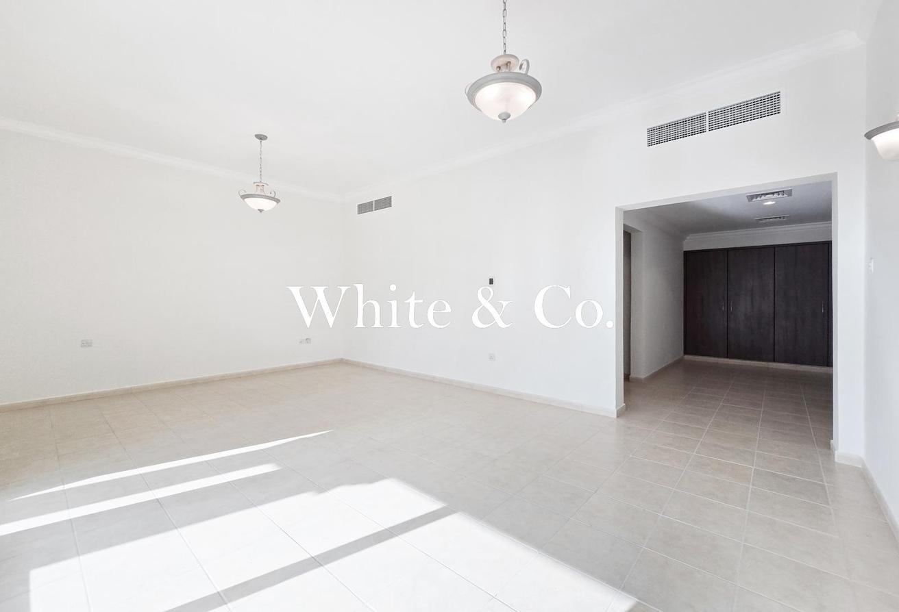 11,049 SQFT | CORNER VILLA | UPGRADED photo 22