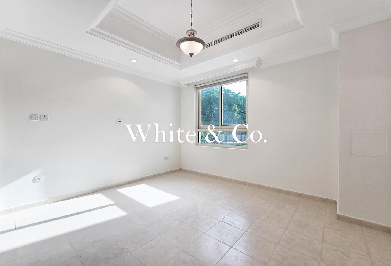 11,049 SQFT | CORNER VILLA | UPGRADED photo 16