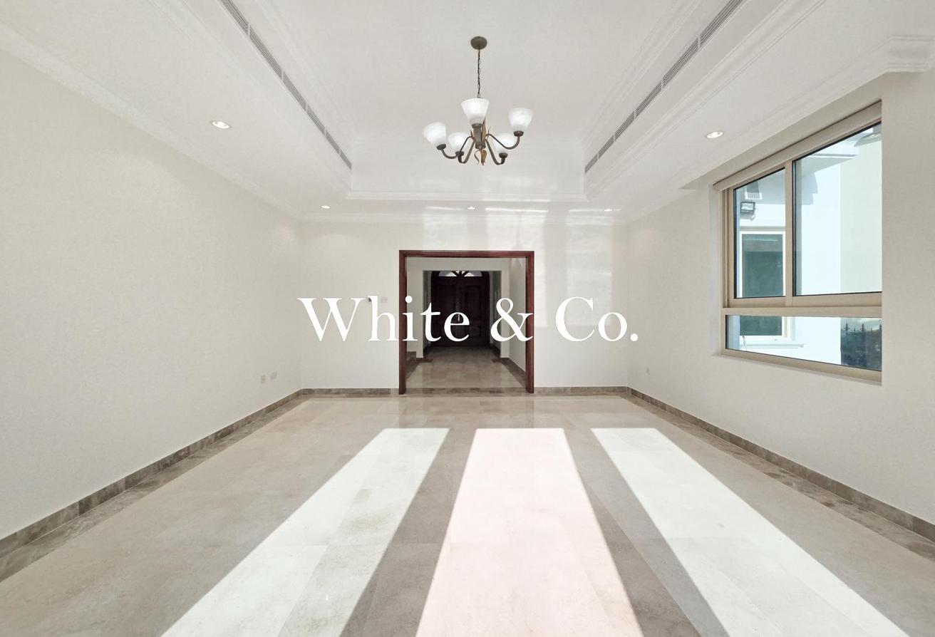 11,049 SQFT | CORNER VILLA | UPGRADED photo 9