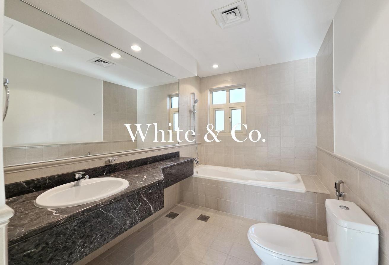 11,049 SQFT | CORNER VILLA | UPGRADED photo 18