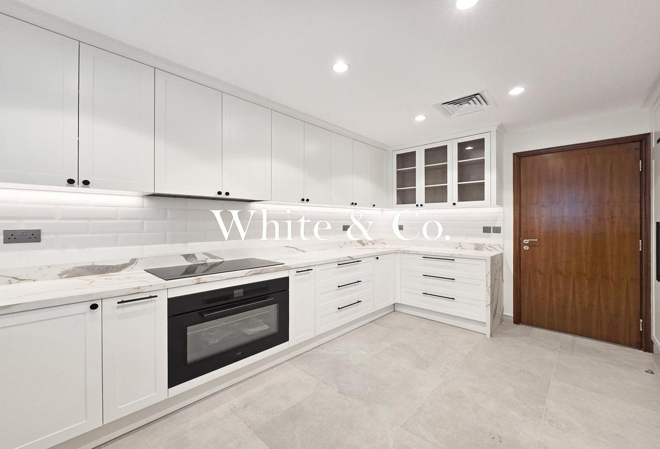 11,049 SQFT | CORNER VILLA | UPGRADED photo 14