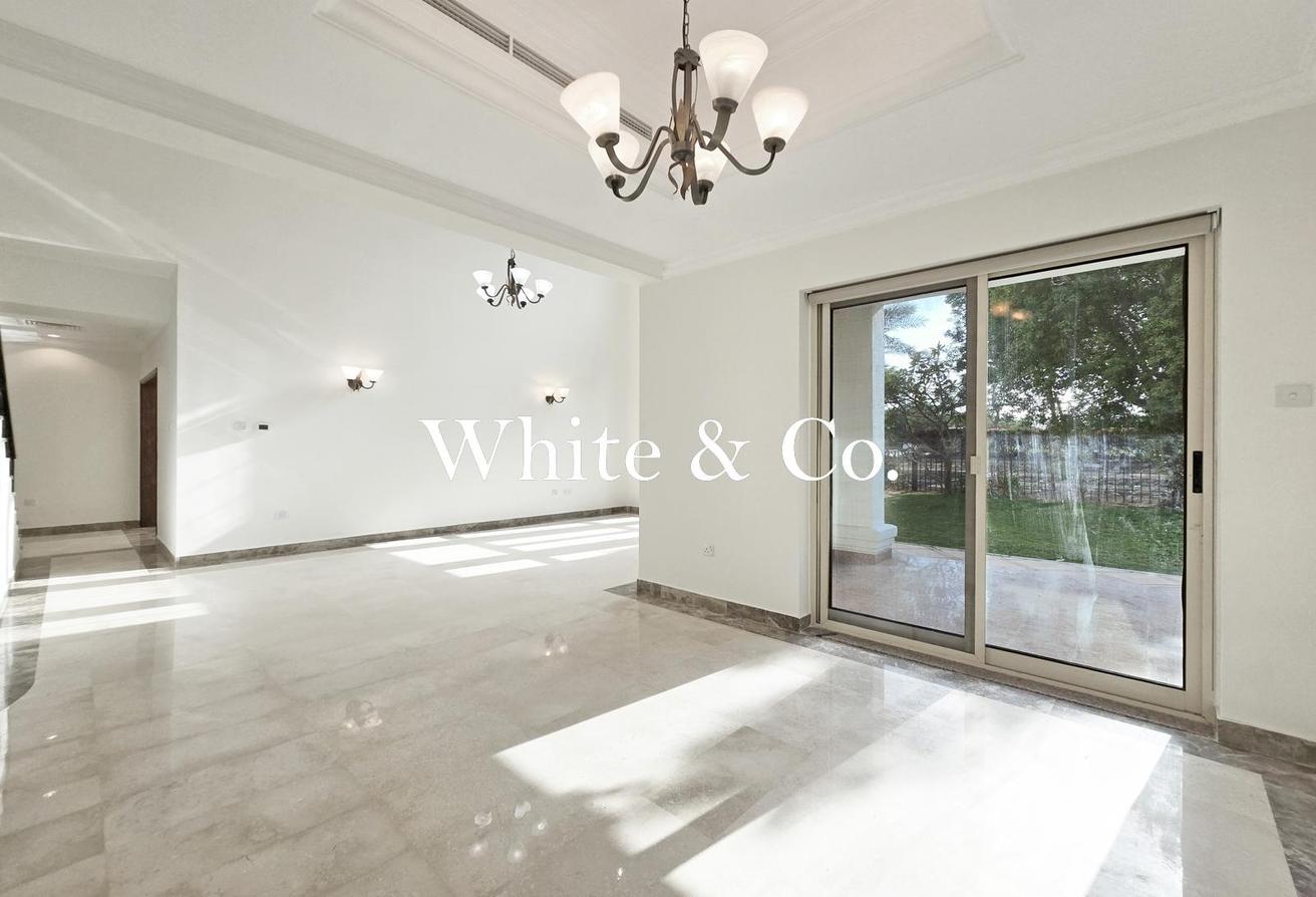 11,049 SQFT | CORNER VILLA | UPGRADED photo 13