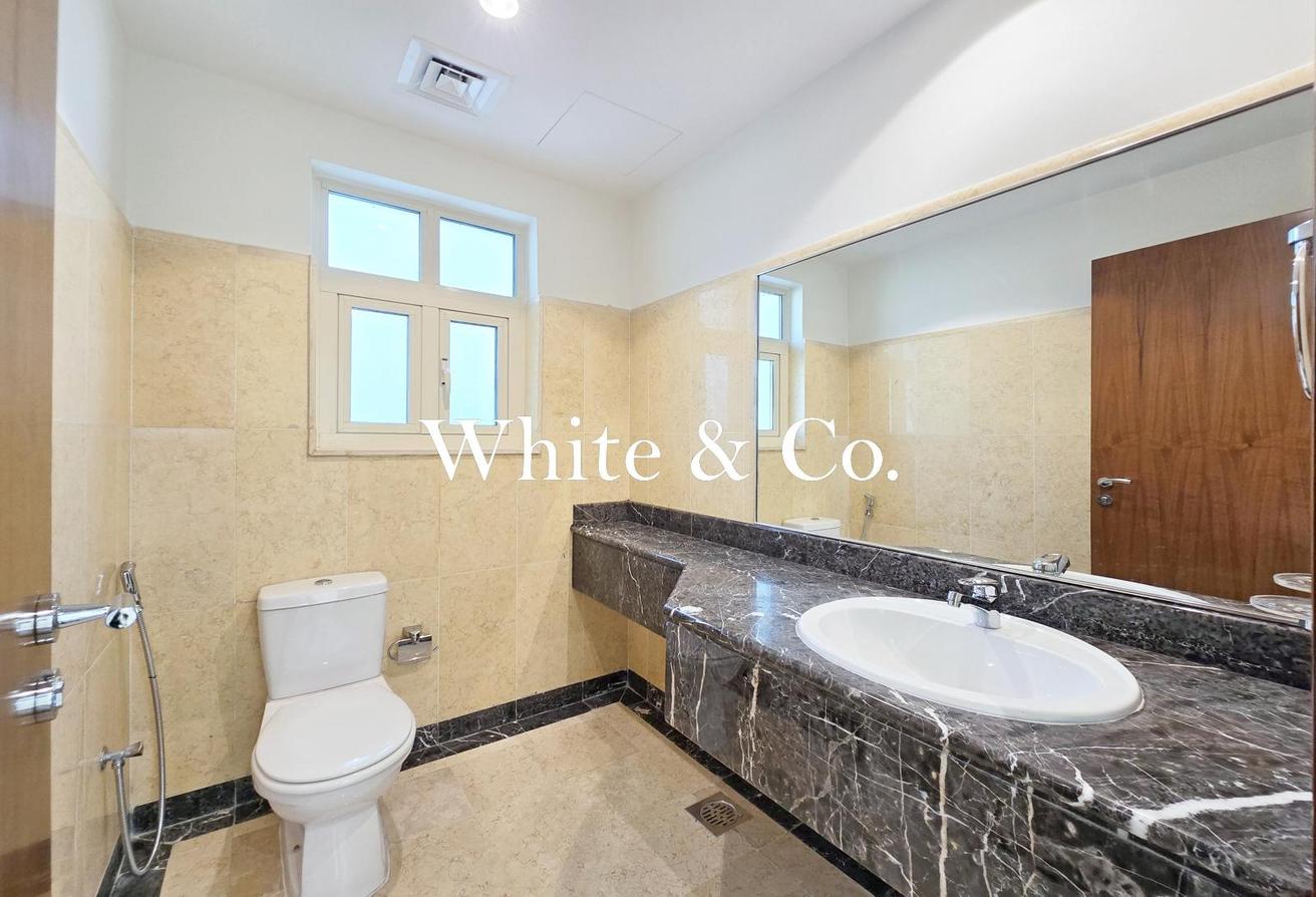 11,049 SQFT | CORNER VILLA | UPGRADED photo 12