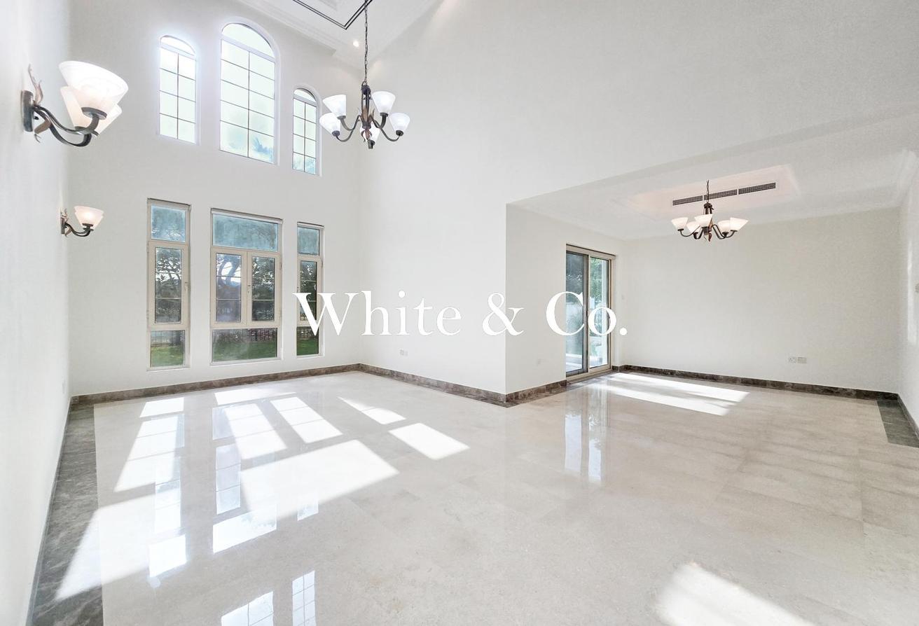 11,049 SQFT | CORNER VILLA | UPGRADED photo 8