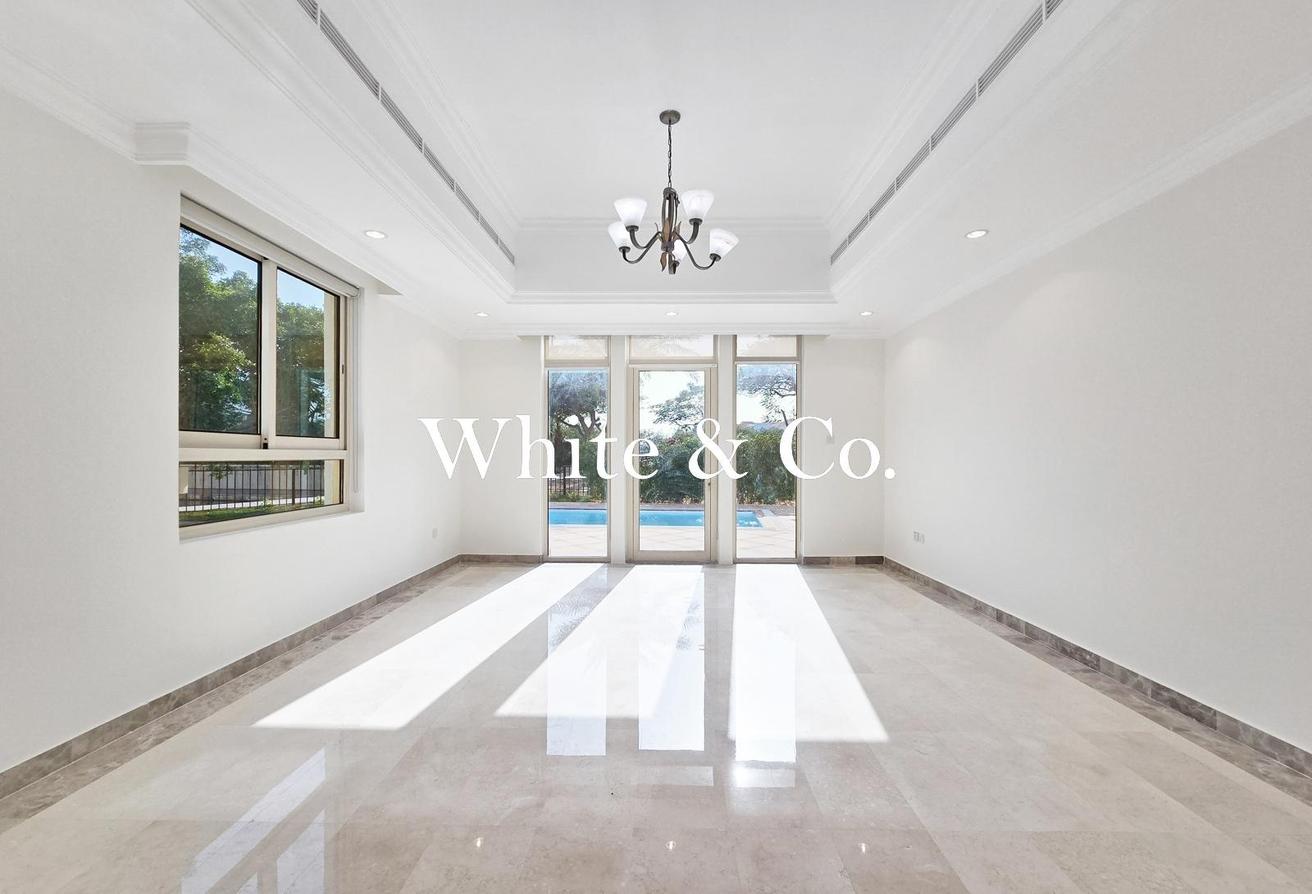 11,049 SQFT | CORNER VILLA | UPGRADED photo 7