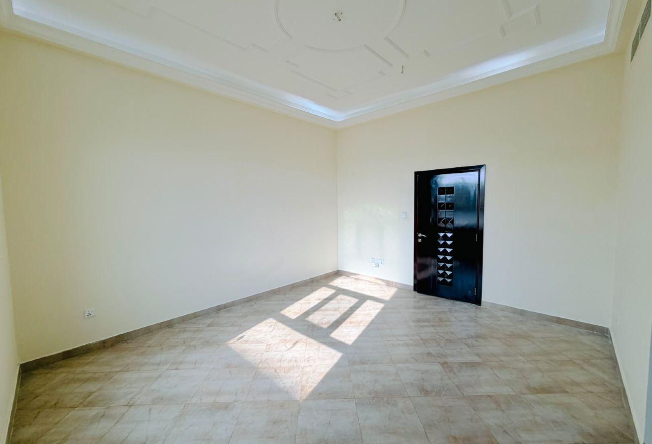 5BR Villa Front Of Road Near To School &Mall &HPTL photo 10