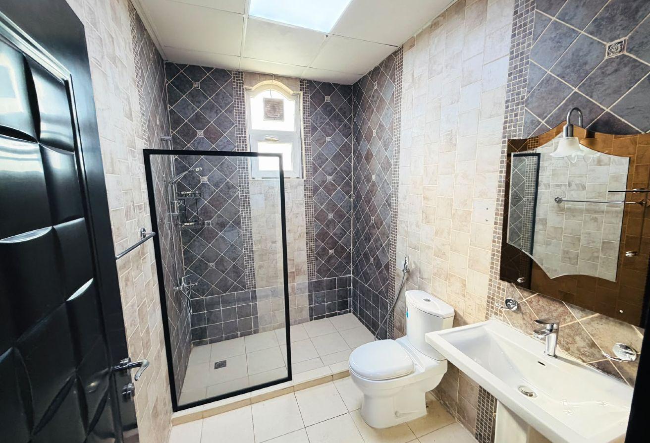 5BR Villa Front Of Road Near To School &Mall &HPTL photo 21