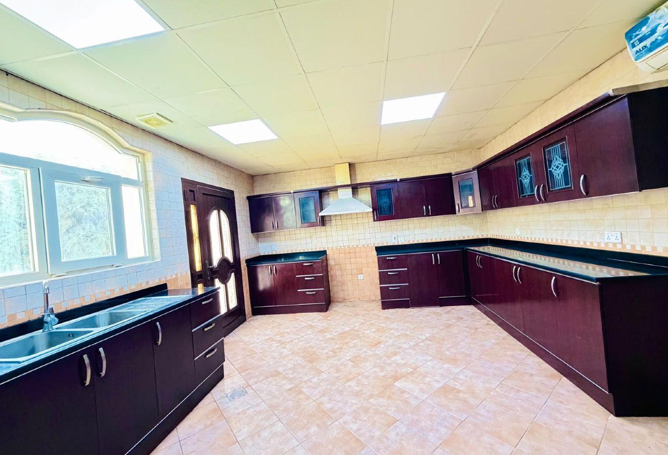 5BR Villa Front Of Road Near To School &Mall &HPTL photo 24