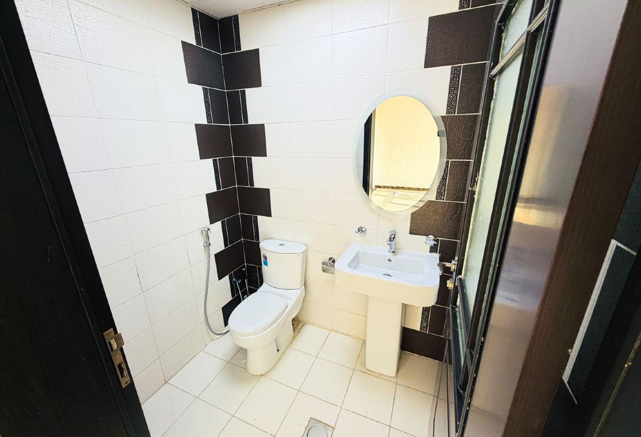 5BR Villa Front Of Road Near To School &Mall &HPTL photo 29