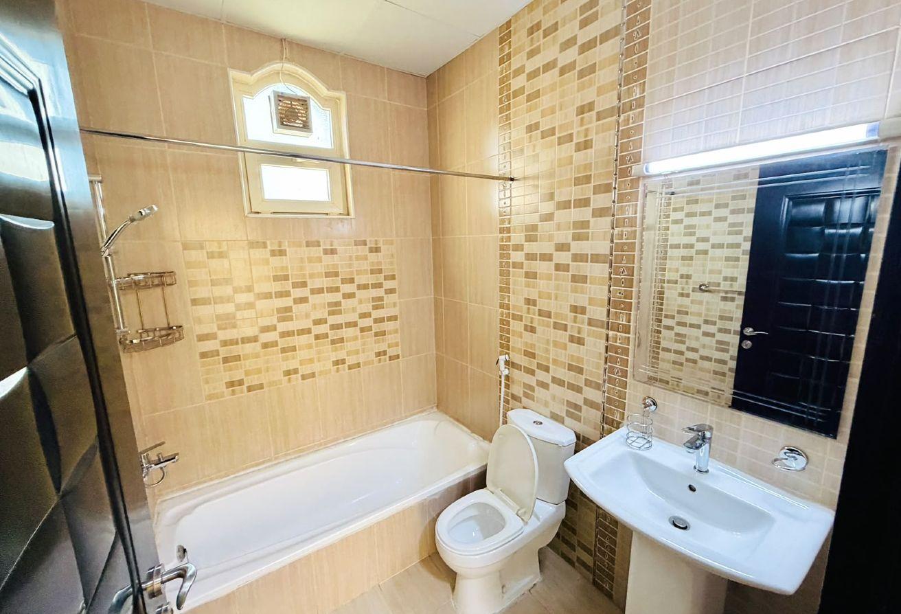 5BR Villa Front Of Road Near To School &Mall &HPTL photo 15
