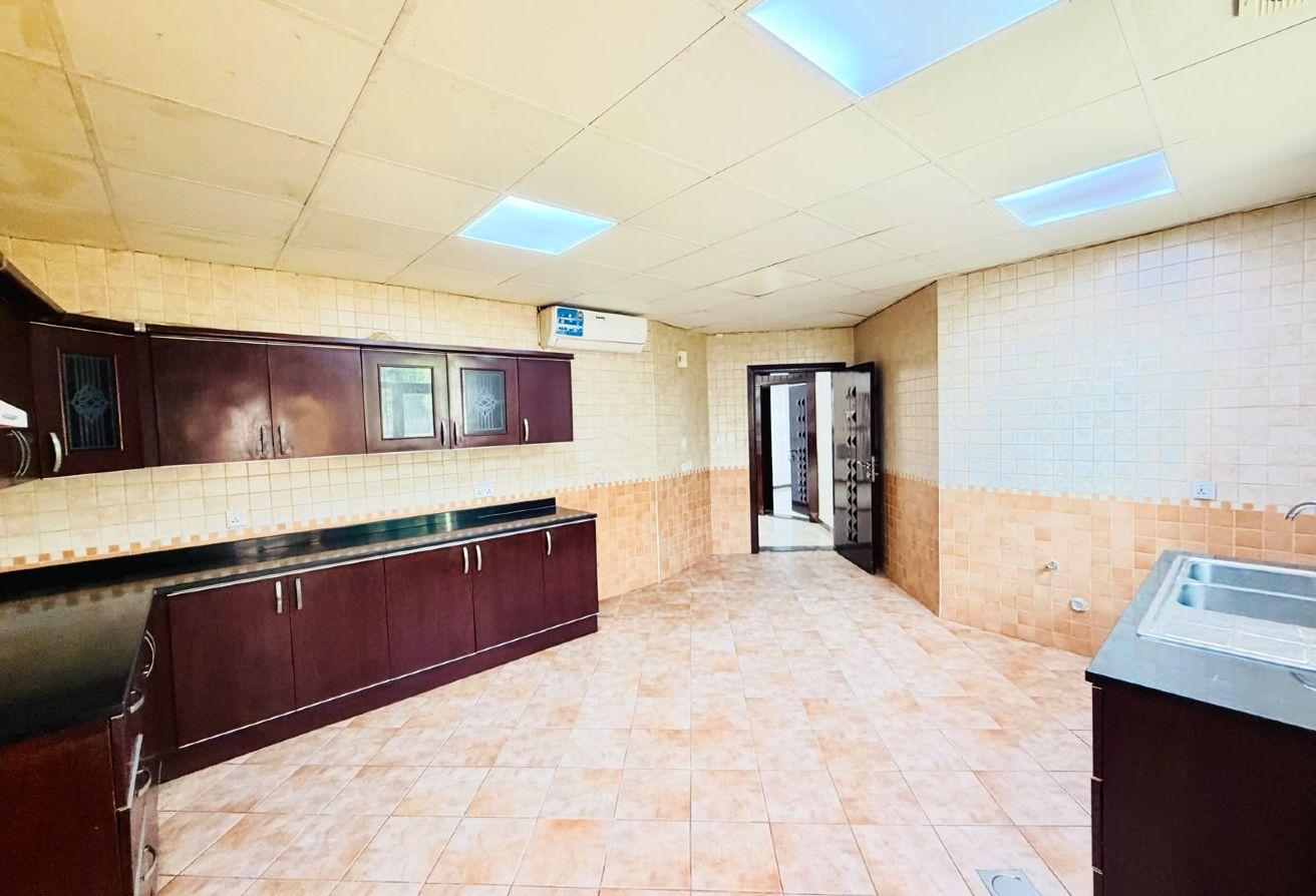 5BR Villa Front Of Road Near To School &Mall &HPTL photo 22