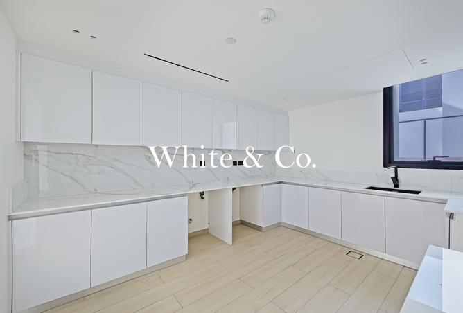 122900003 - Property Image 3