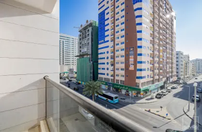 Apartment - 2 Bedrooms - 3 Bathrooms for rent in Al Qulaya'ah - Al Sharq - Sharjah