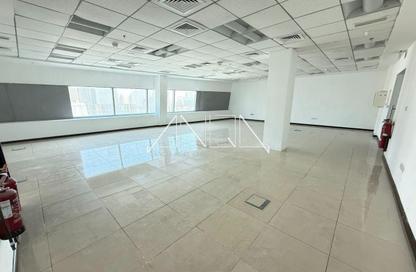 Office Space - 1 Bedroom - 1 Bathroom for sale in Iris Bay - Business Bay - Dubai