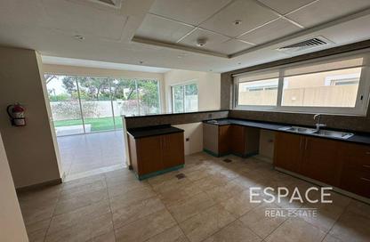 Villa - 4 Bedrooms - 4 Bathrooms for rent in Legacy Nova Villas - Jumeirah Park - Dubai