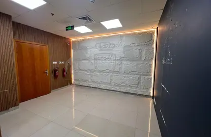 Office Space - 1 Bedroom - 1 Bathroom for rent in Capital Golden Tower - Business Bay - Dubai