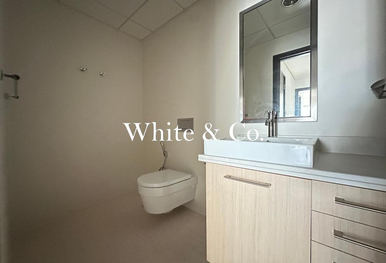 Upgraded | Vacant Now | Prime Location photo 13