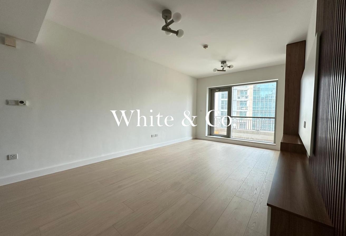 Upgraded | Vacant Now | Prime Location photo 3